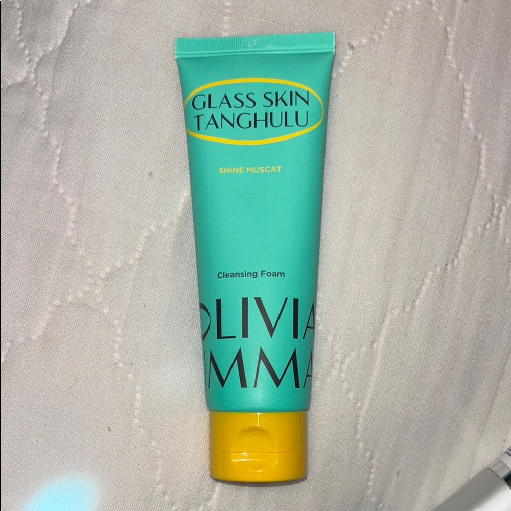 Olivia Umma Cleansing Foam